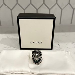 Gucci Lion Head Ring with emerald stone